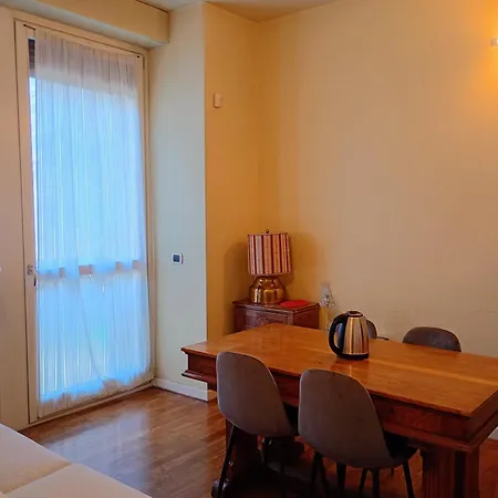 Casa Ferretti - Corso Garibaldi شقة